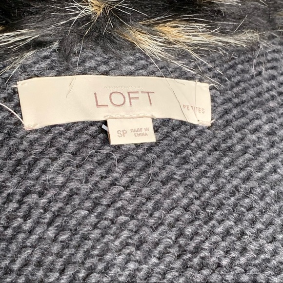 Loft ~ Sweater Vest with Faux Fur Collar - Picture 9 of 9
